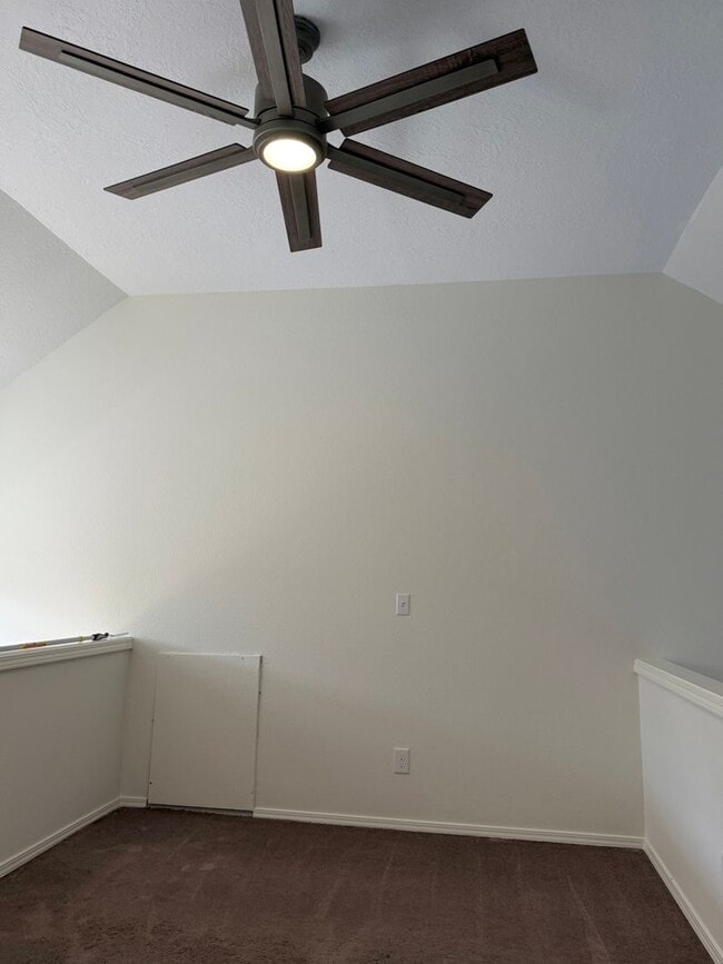 Building Photo - 4000 Carman Dr