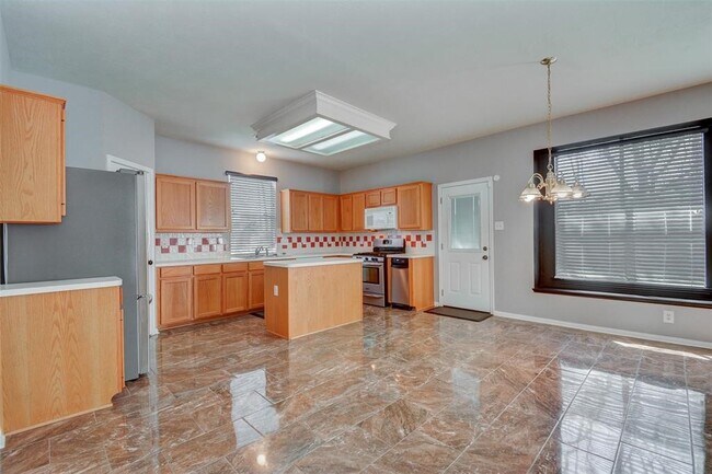 Building Photo - 25915 Drybrook Rd