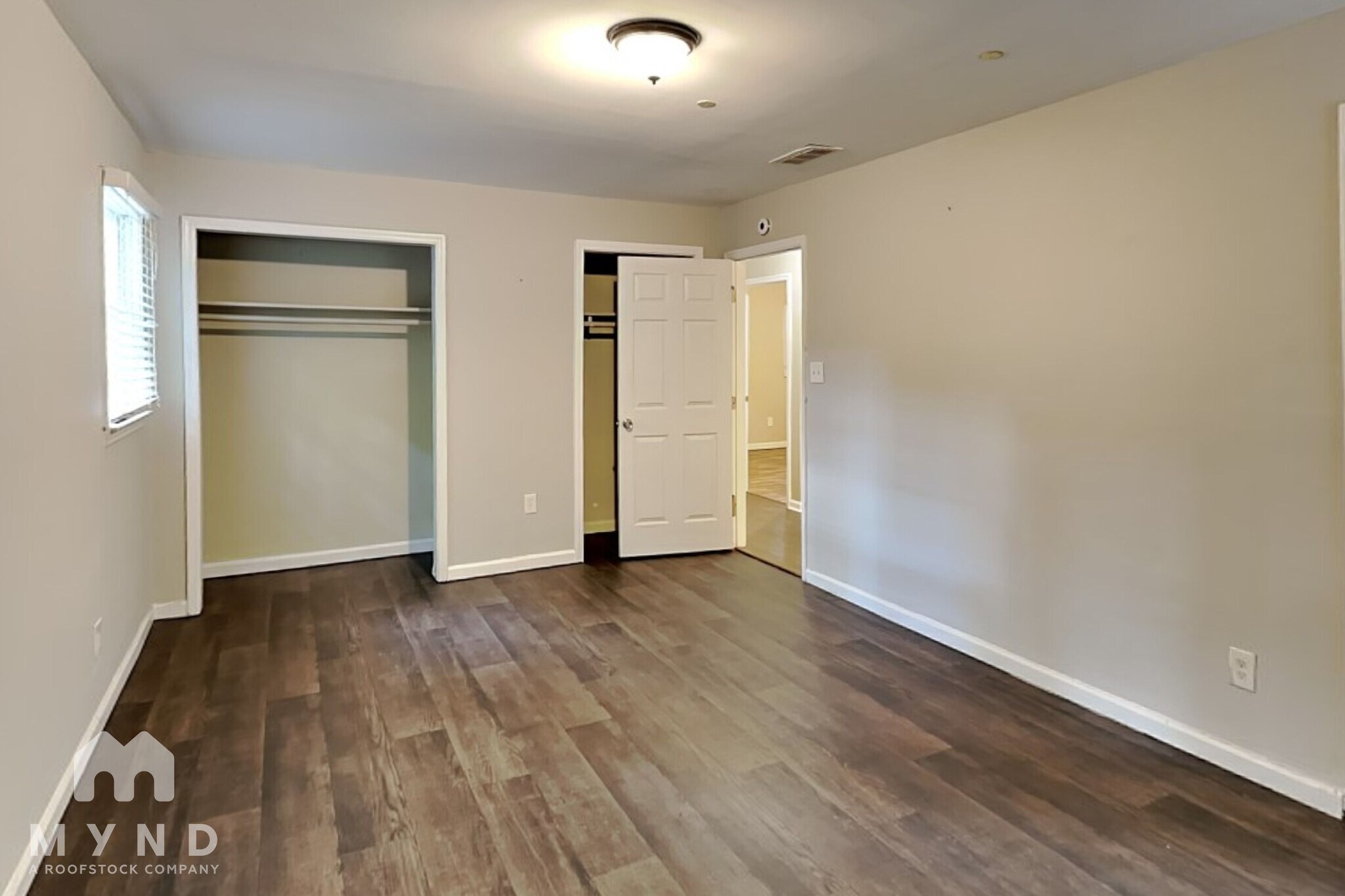 Building Photo - 3295 Redona Dr