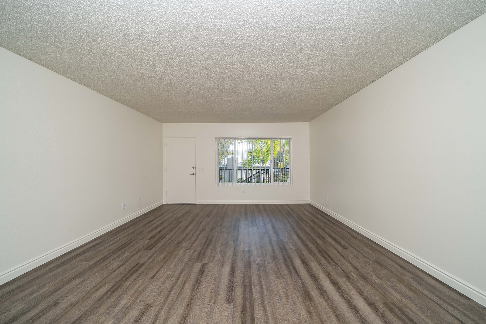 Building Photo - 1150 Meadow Lake Dr