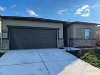 Building Photo - 4250 Lasalle Dr