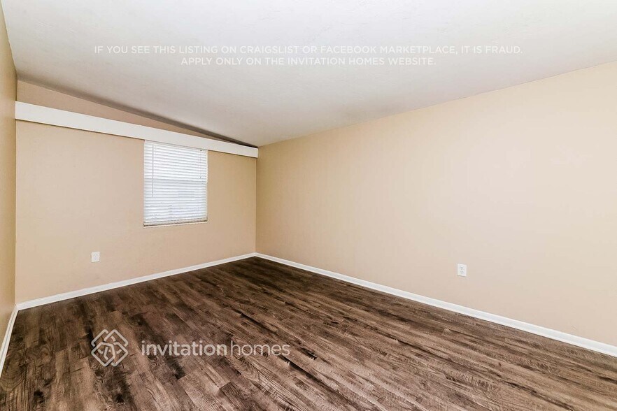 Building Photo - 6218 Nutmeg Ave