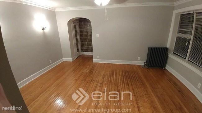 Building Photo - 5045 N Springfield Ave