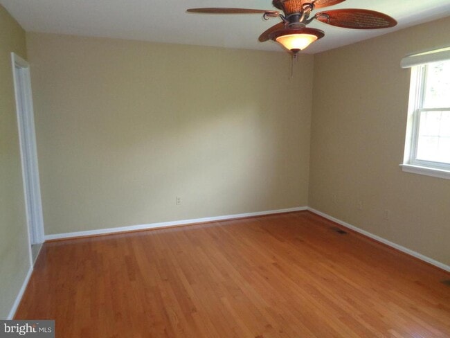 Building Photo - 10 Donagh Ct