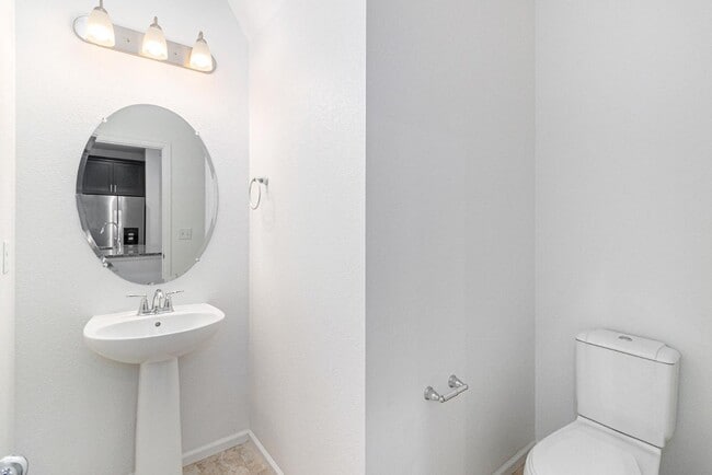 Building Photo - 221 Jackson Dr