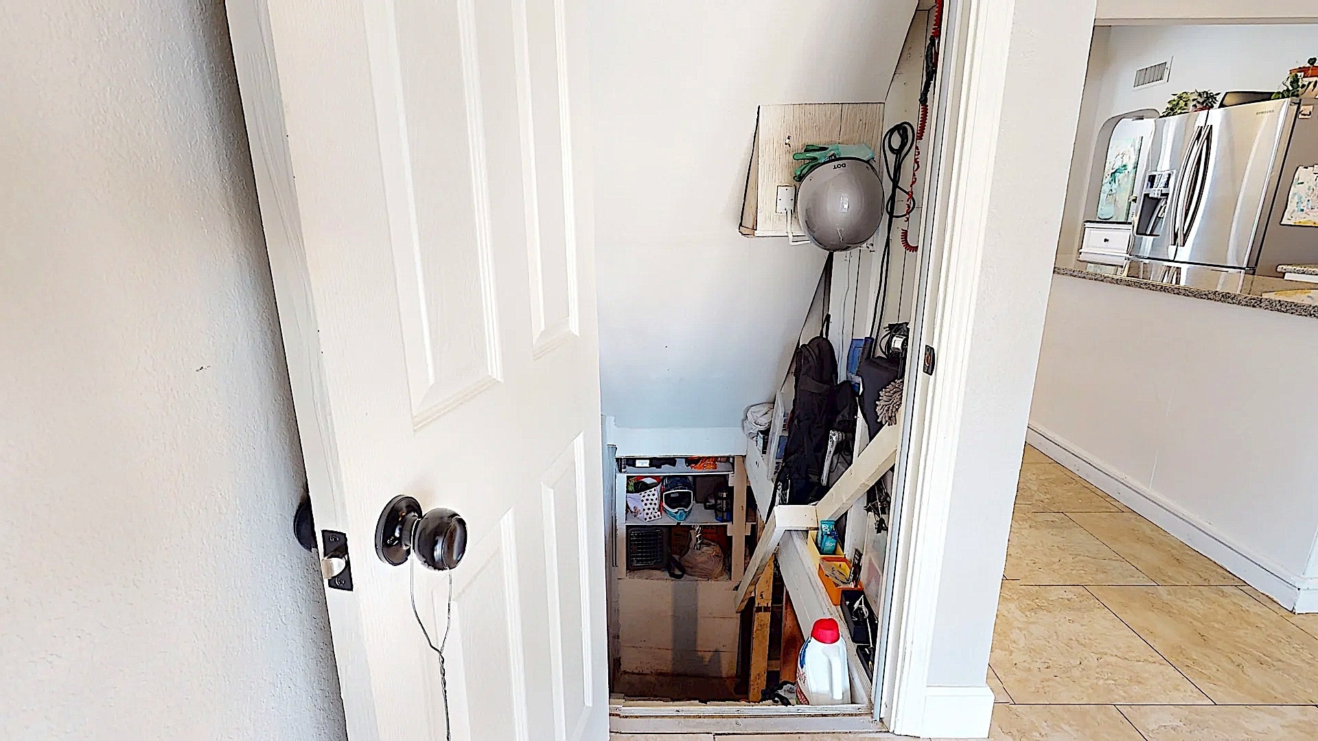 Building Photo - 204 N Santa Ana Ave