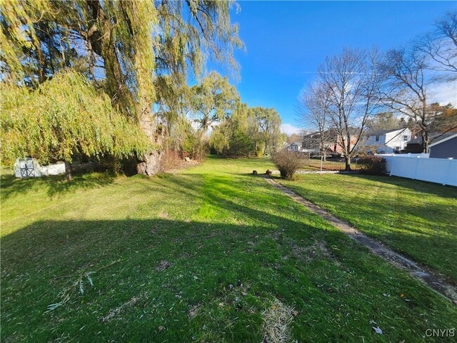 Building Photo - 2 Highland St