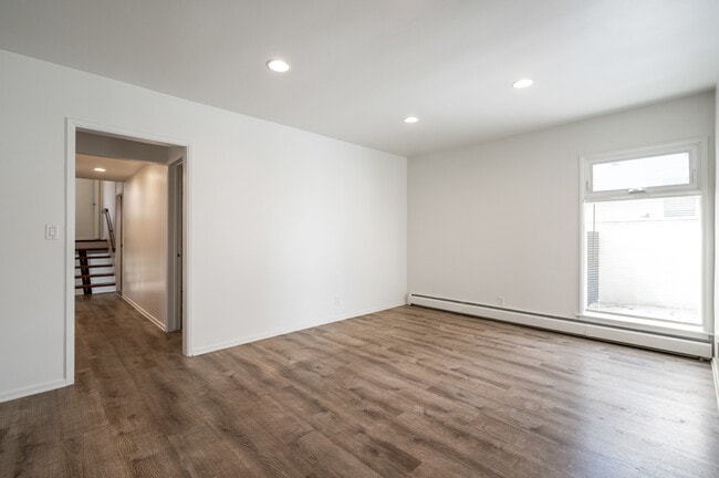 Building Photo - 1320 23rd St