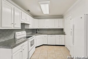 Building Photo - 167 Mary Ann Dr