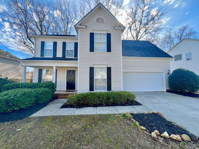 Building Photo - UPDATED, 4 Bedrooms!