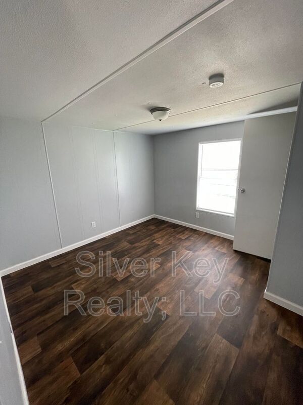 Building Photo - 127 Co Rd 79