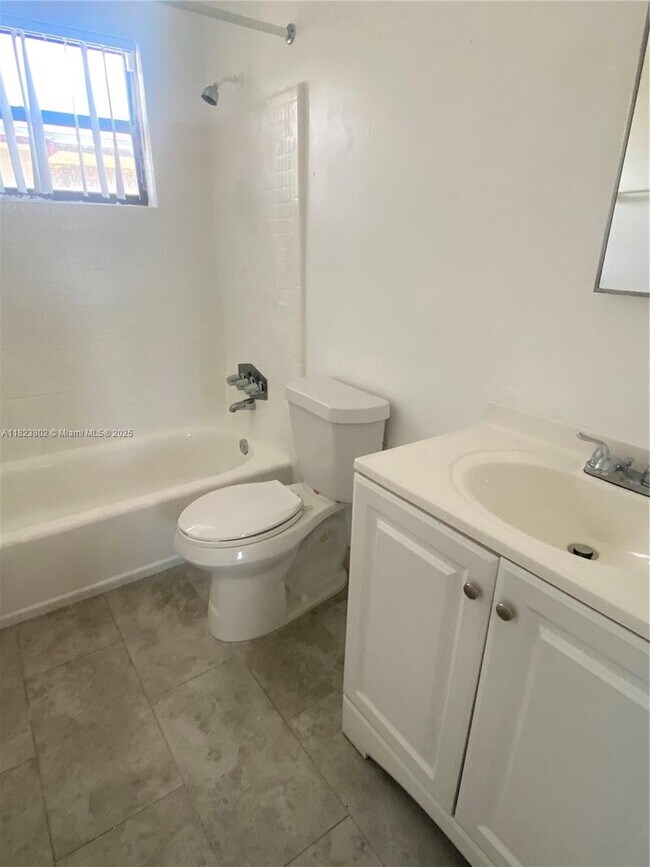 Building Photo - 6154 SW 38th St