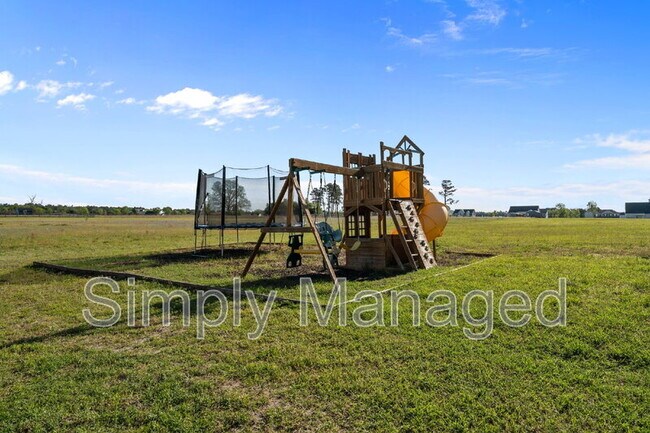 Building Photo - 124 Rocking Horse Ln