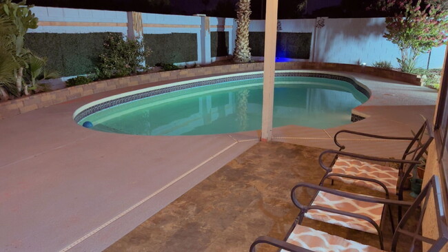 Building Photo - Luxury Living in Garden Lake Estates