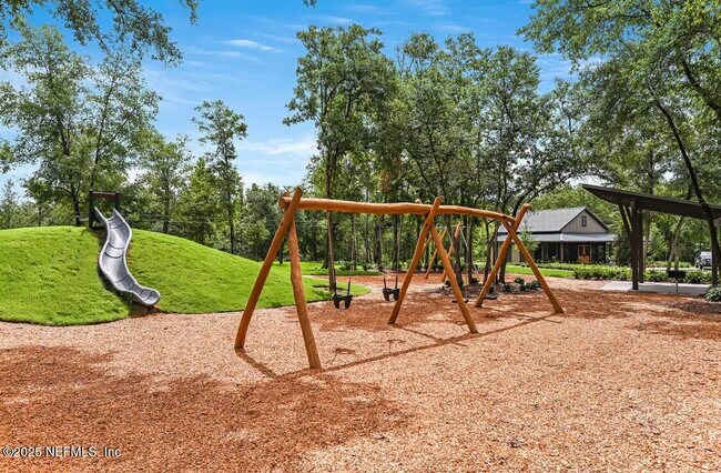 Building Photo - 746 Glenneyre Cir