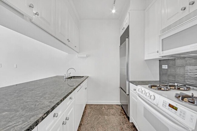 Building Photo - 1 bedroom in New York NY 10065