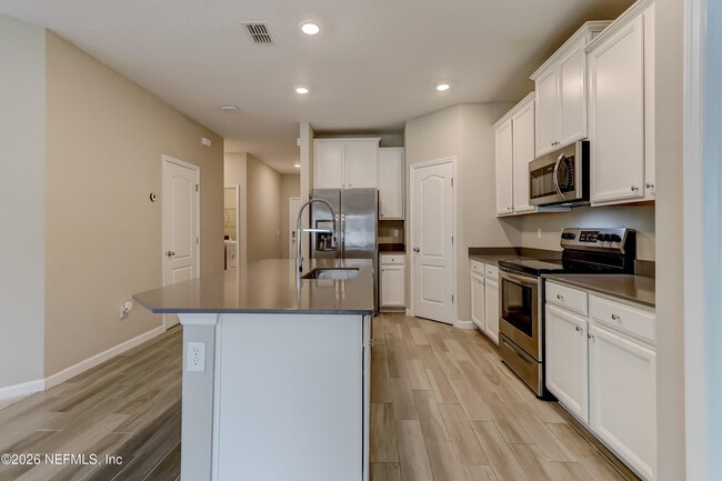 Building Photo - 10386 Pavnes Creek Dr