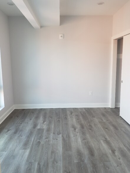 Building Photo - 953 Belmont Ave