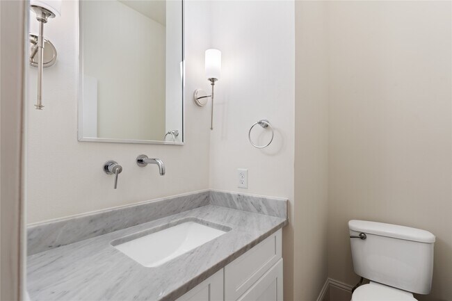 Primary Photo - 531 W 27th St