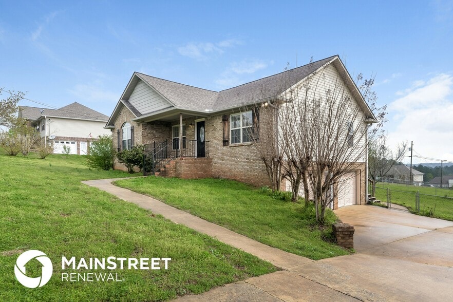 Building Photo - 650 Starlite Dr