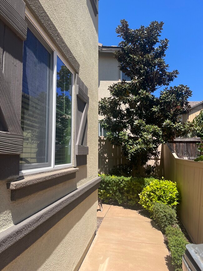 Building Photo - 1580 Chert Dr