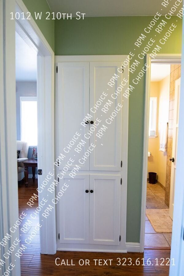 Building Photo - 1012 W 210th St