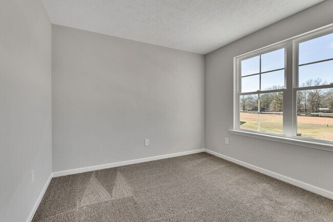 Building Photo - Beautiful NEW 3 Bed 2.5 Bath Townhome in M...