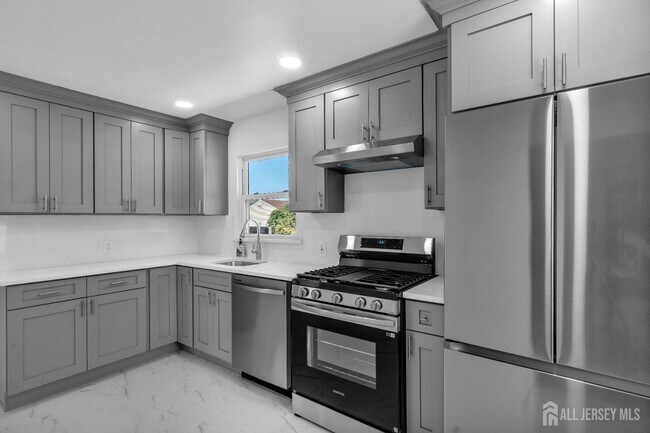 Building Photo - 253 Fairmount Ave