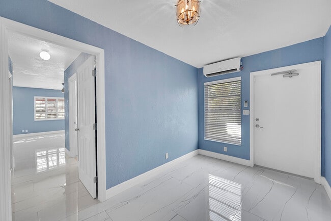 Building Photo - 1181 SW 4th Terrace