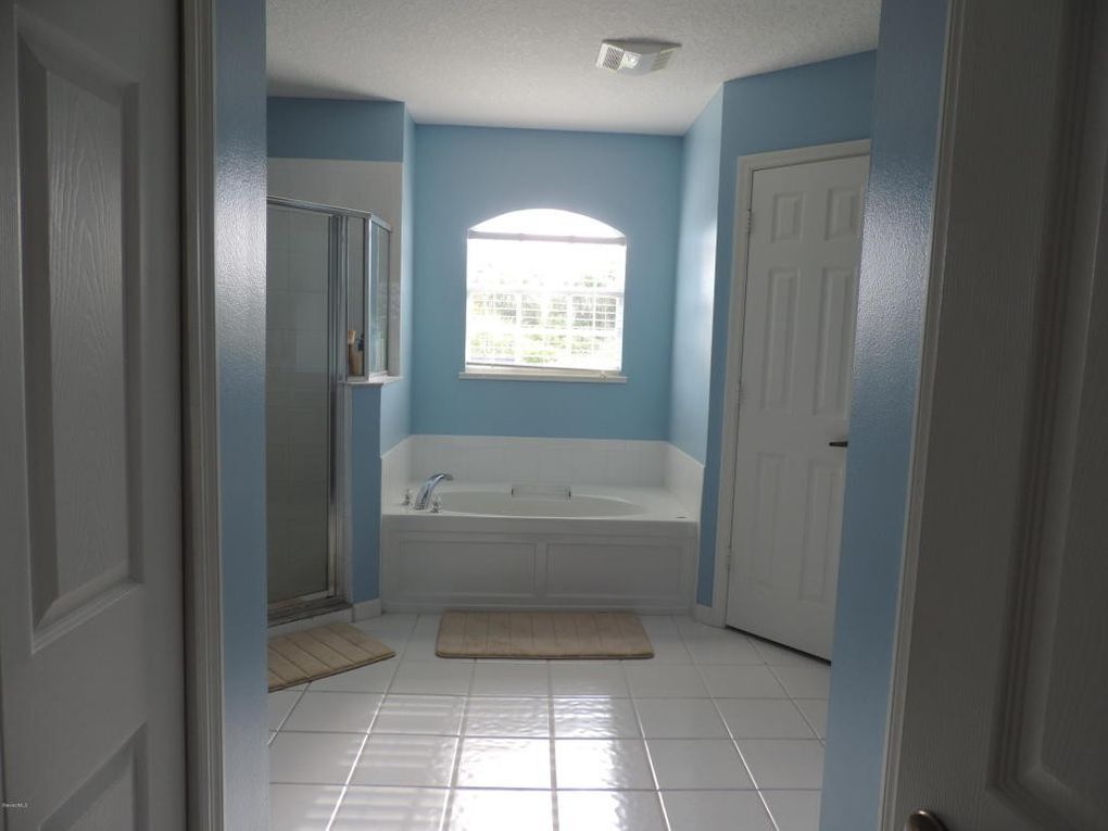 Master bathroom - 3371 Freedom Ave