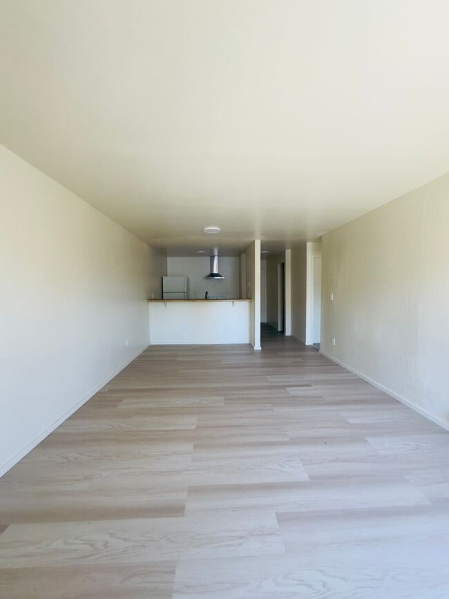Building Photo - 5438 Holland St