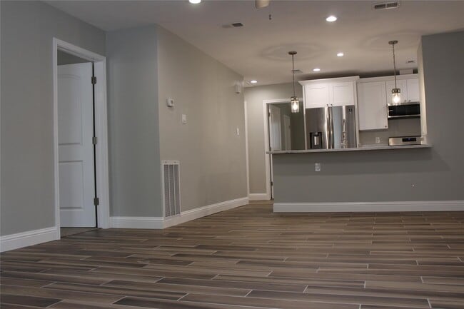 Building Photo - 55 E White Willow Cir