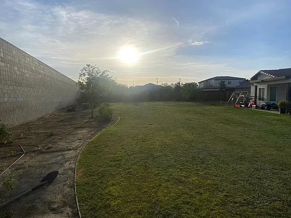 Building Photo - "Charming 3-Bed Oasis with 2 Baths & 1749 Sq Ft of Comfort in Bakersfield!"