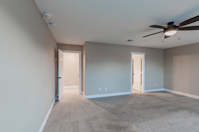 Building Photo - Beautiful 4BR / 2.5BA Home – Walk-In Closet, Covered Deck & Laundry Room