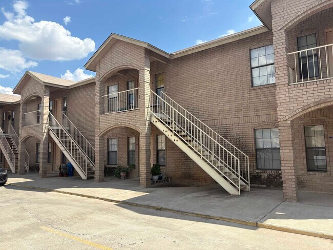 Building Photo - 4419 Springfield Ave
