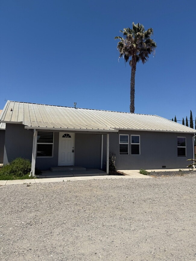 Primary Photo - Charming 4-Bedroom, 2-Bath Country Home wi...