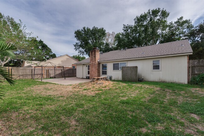 Building Photo - 22206 N Fork Dr