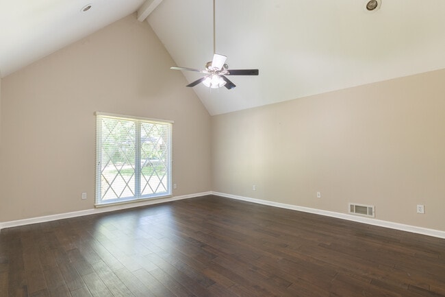 Building Photo - 8501 Buckthorn Dr