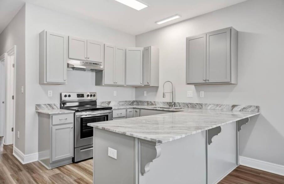 Building Photo - 139 Iberia St