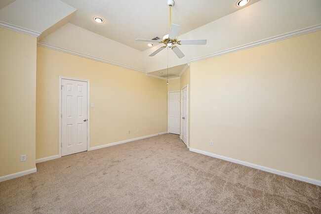 Building Photo - 5108 Fairmont St