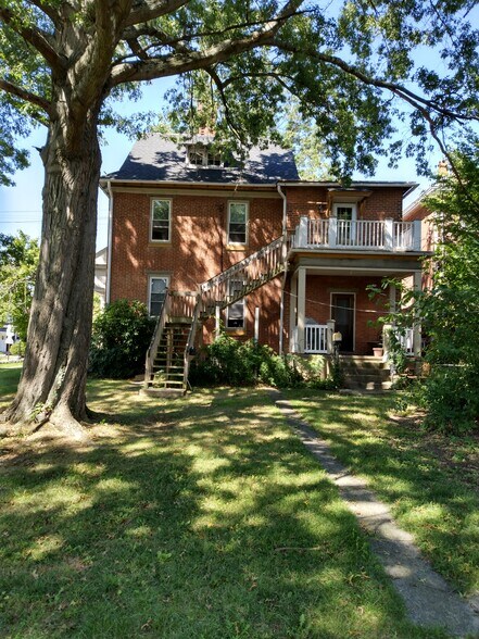 Rear entrance - 417 W Walnut St