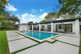 Building Photo - 17203 SW 78th Pl