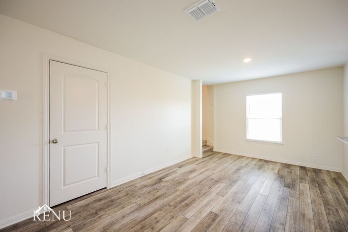 Building Photo - 2902 Citron Garden
