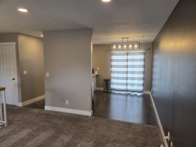 Building Photo - 3152 Marcrest Dr