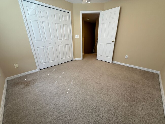 Building Photo - 3/2.5 townhome in Sanford! AVAILABLE MARCH...