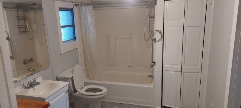 Building Photo - 4945 Little Refuge Rd
