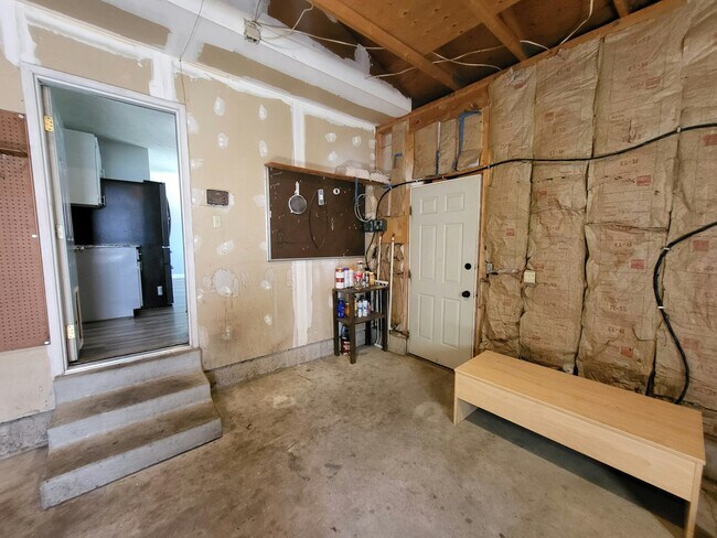 Building Photo - 1409 W 8660 S