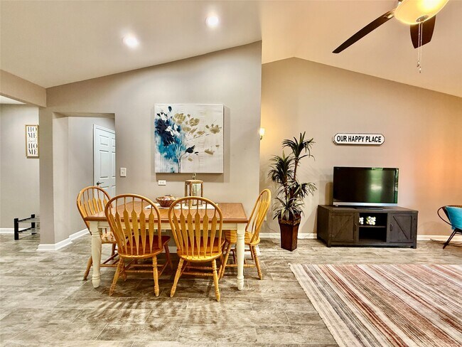 Building Photo - 3487 Balboa Cir