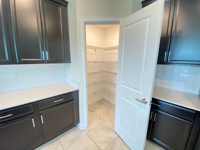 Building Photo - 4442 Seven Canyons Dr