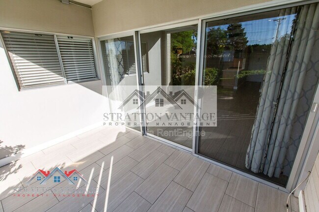 Building Photo - 6125 E Indian School Rd